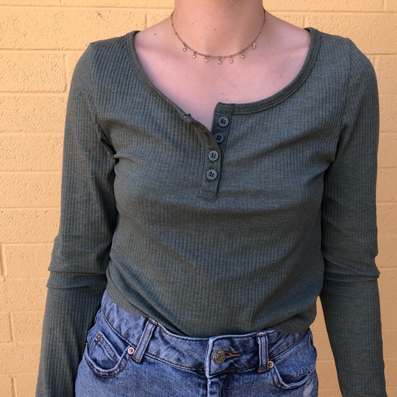 button-up sweater - Picture 2 of 2